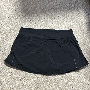 Lululemon mini skirt SIZE 8!